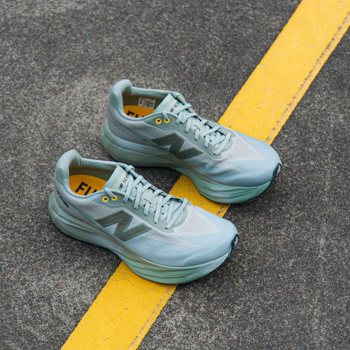 Mens New Balance FuelCell SuperComp Elite v5
